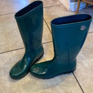 Hunter green UGG rain boots